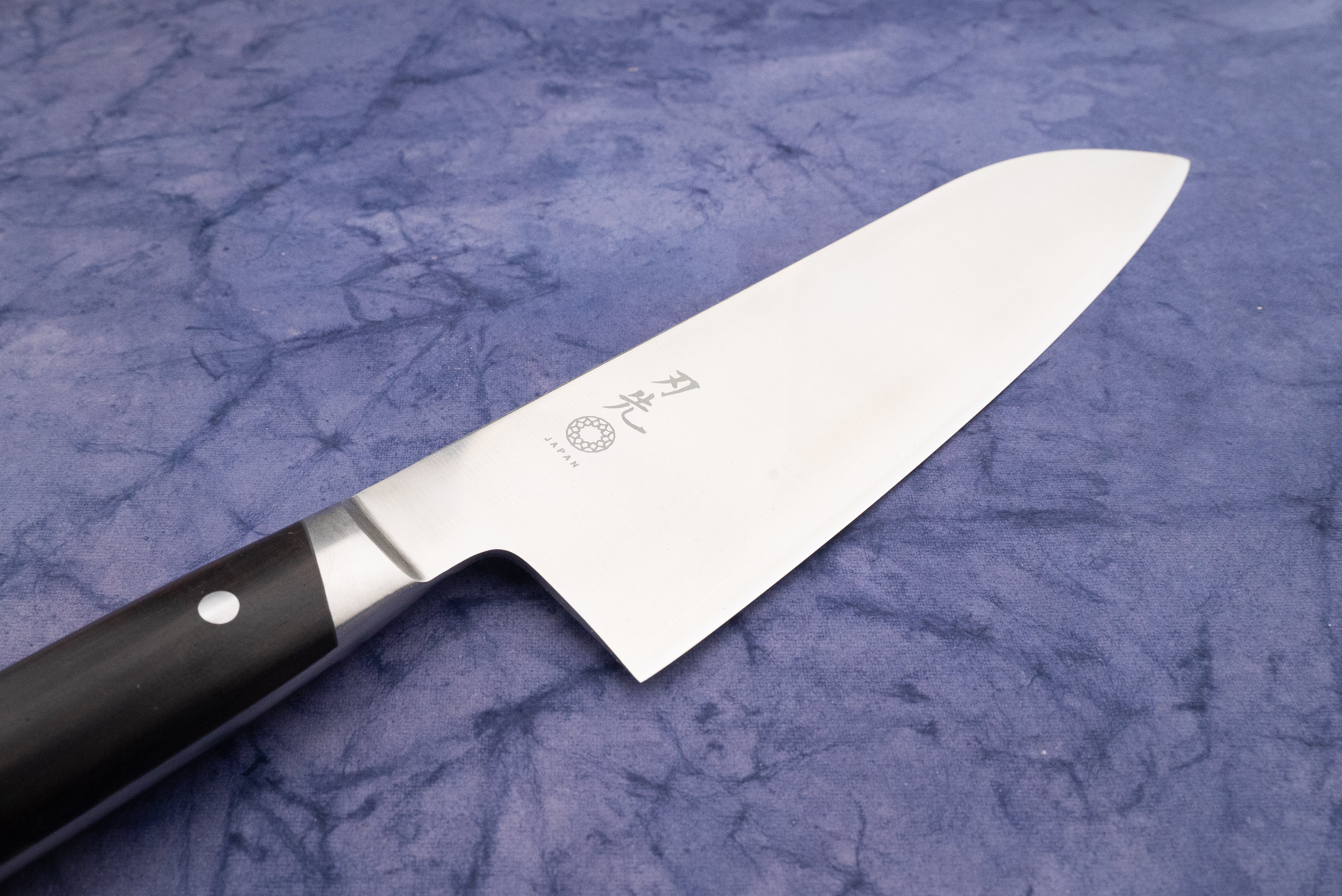 Hazaki Classic Black Santoku 180mm - Image 2