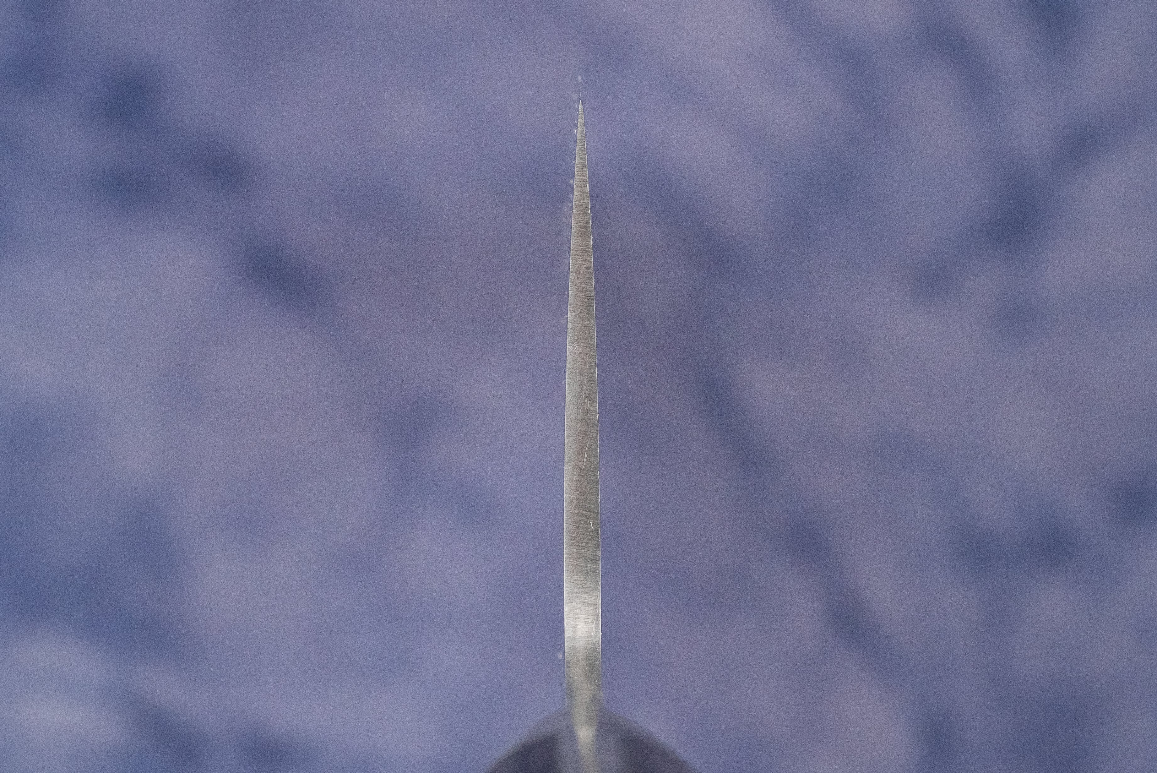 Hazaki Classic Black Santoku 180mm - Image 3