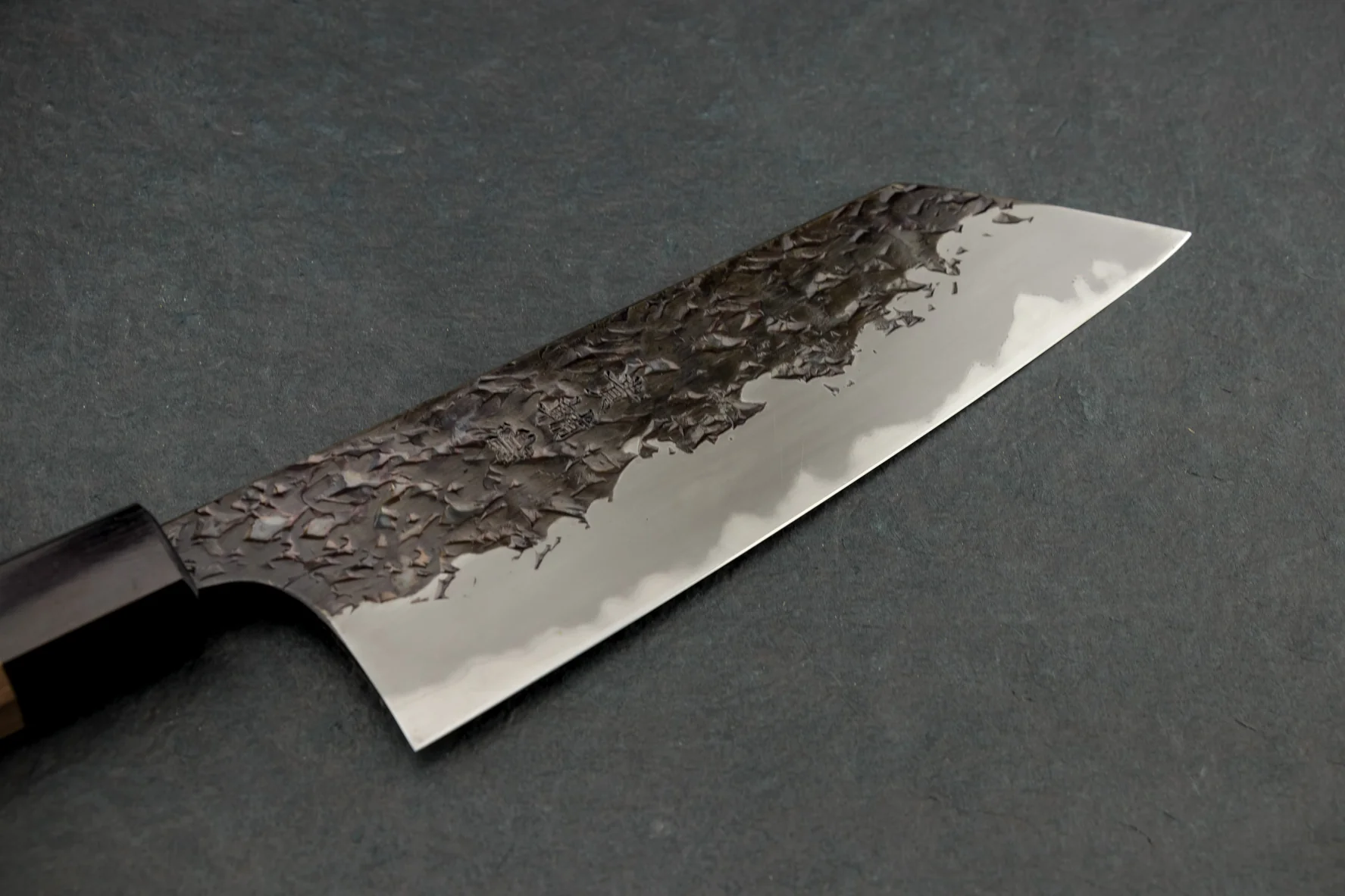 Kisuke Manaka Shirogami 2 Honwarikomi Kurouchi Tsuchime Bunka 165mm - Image 3
