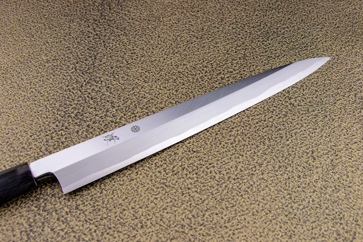 Sakai Kikumori Tomoshibi Yanagiba 270mm - Image 3