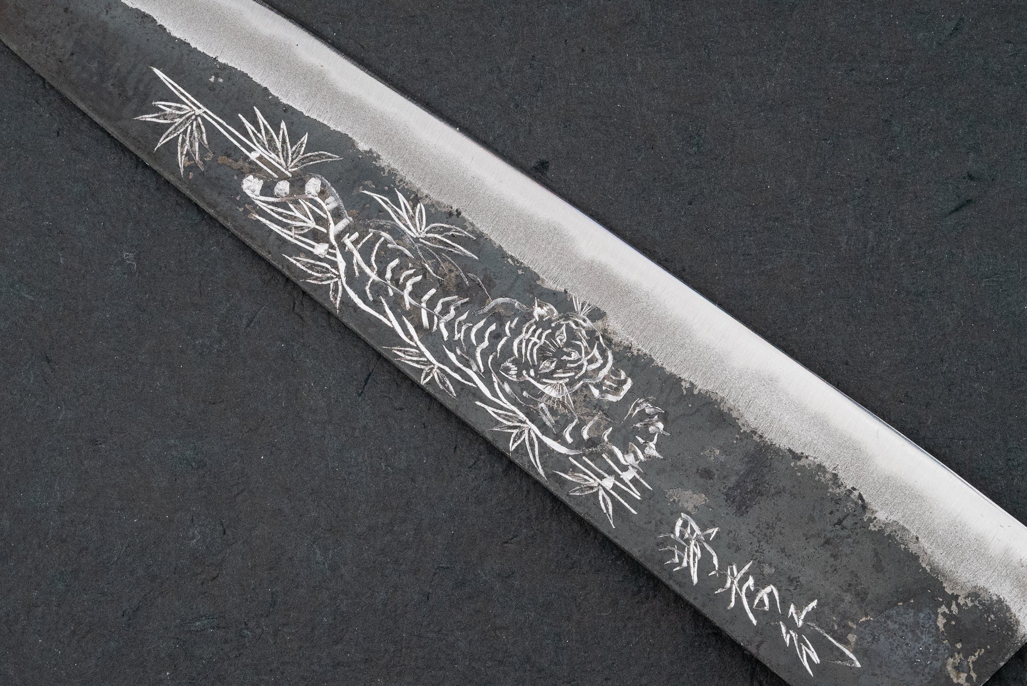Sakai Takayuki Michiko Kubota Engraved Aogami Gyuto 240mm "Tiger" - Image 4