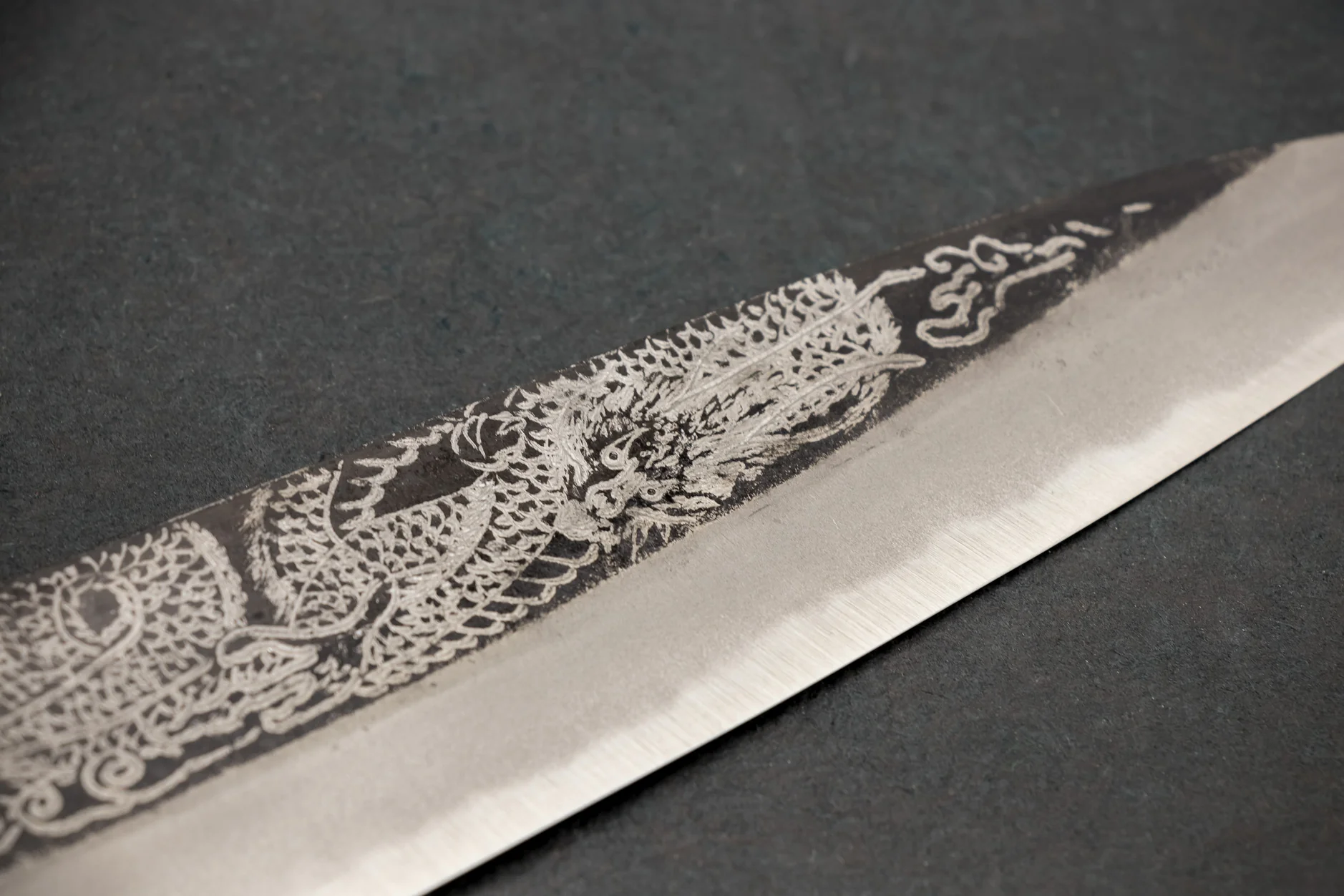 Sakai Takayuki Michiko Special Engraved Aogami Gyuto 210mm "Dragon" - Image 4