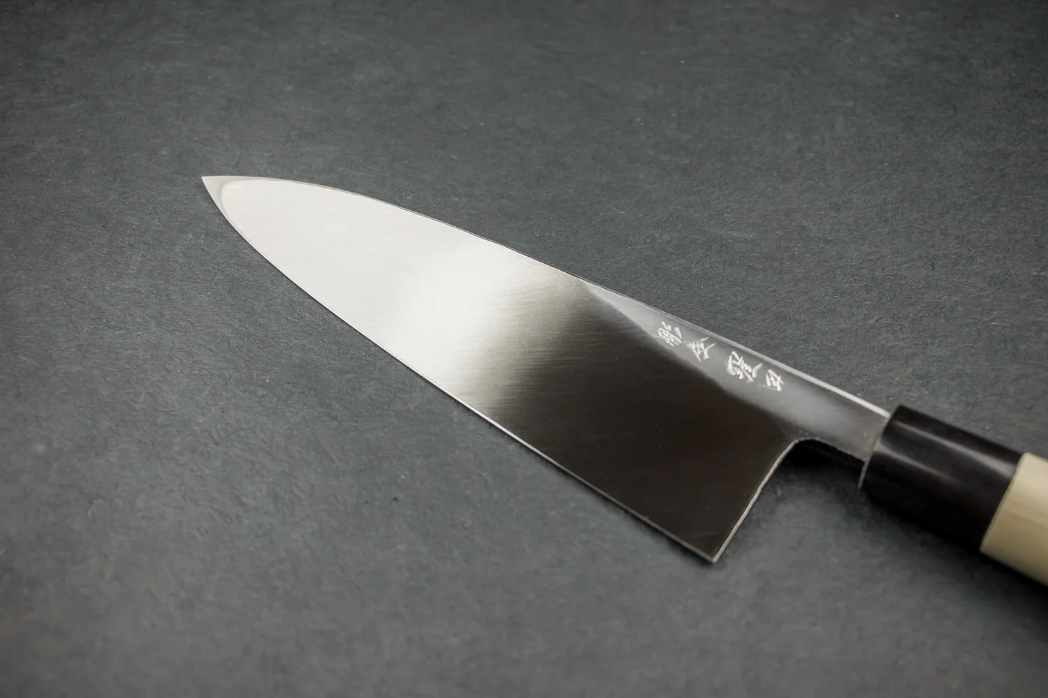 Sakai Takayuki Michiko Special Engraved Deba 240mm "Maiko Geisha" - Image 3