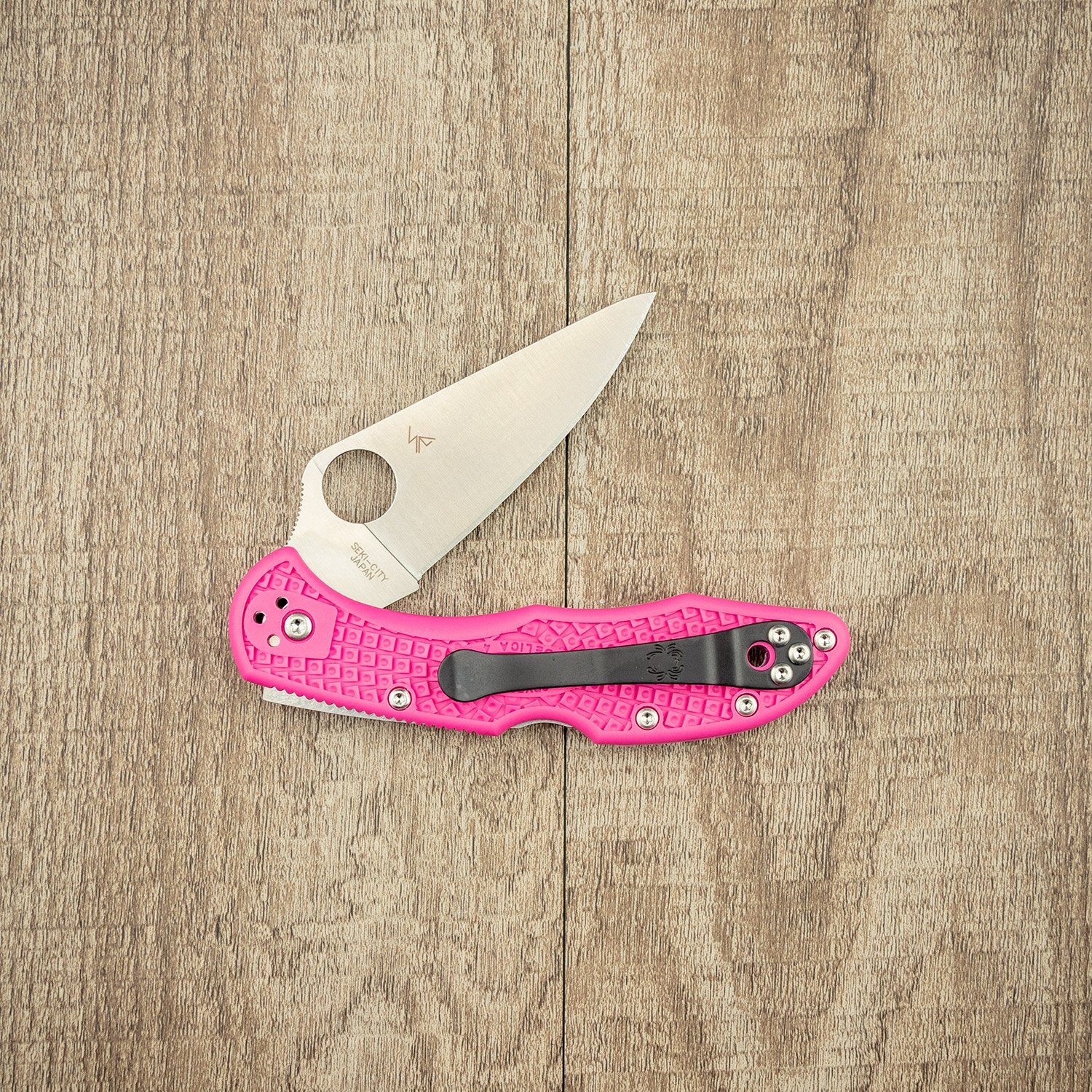 Spyderco Delica 4 Lightweight Pink Folding Knife - Image 2