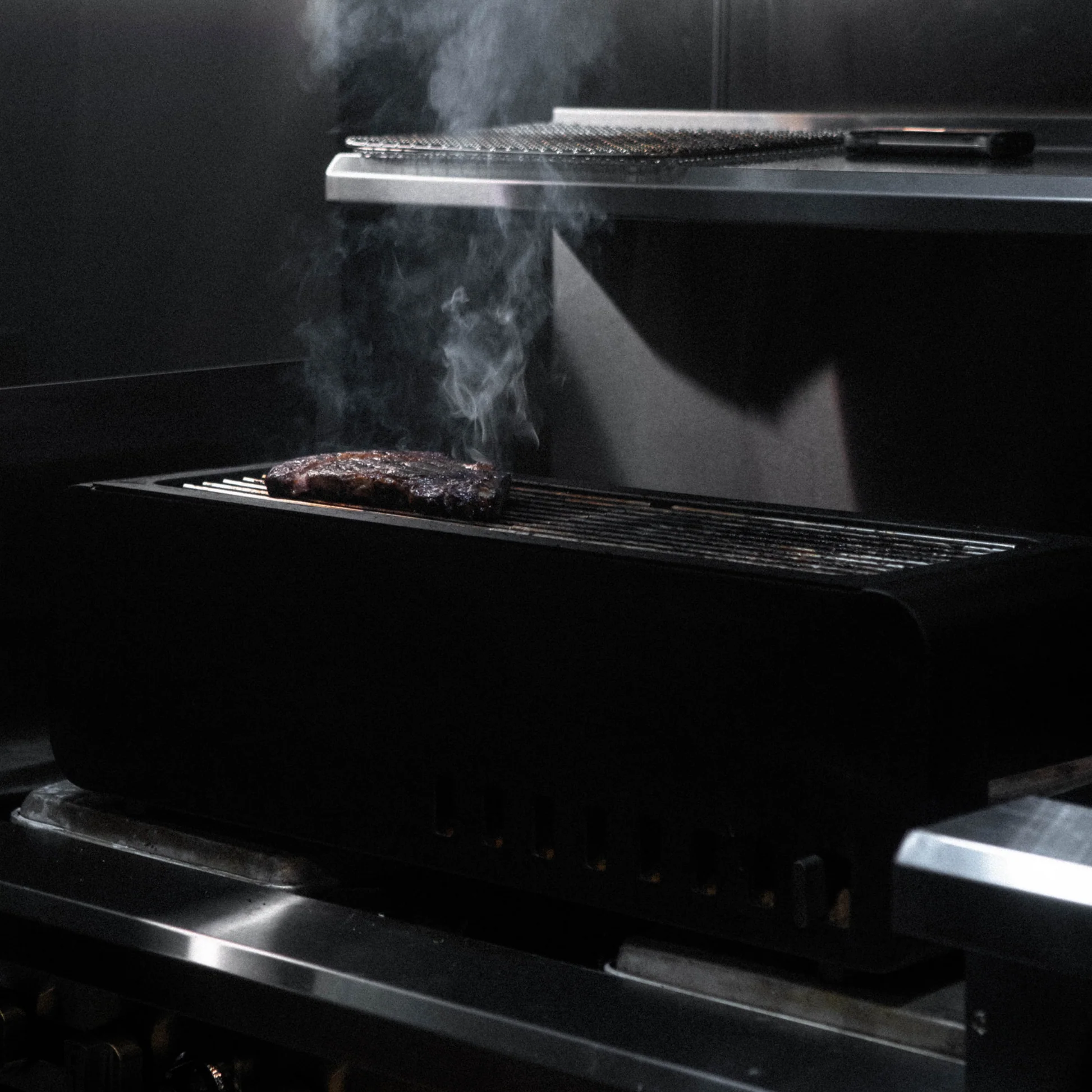 Thaan Tabletop Charcoal Grill - Image 4